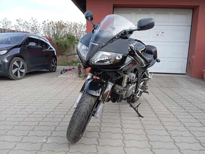 SUZUKI SV