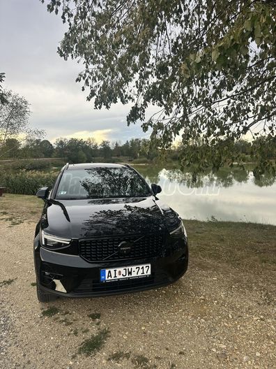 VOLVO XC40 2.0 [B3] MHEV Ultra Dark Black Edition DCT