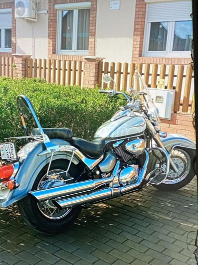 SUZUKI VL 800 (INTRUDER)