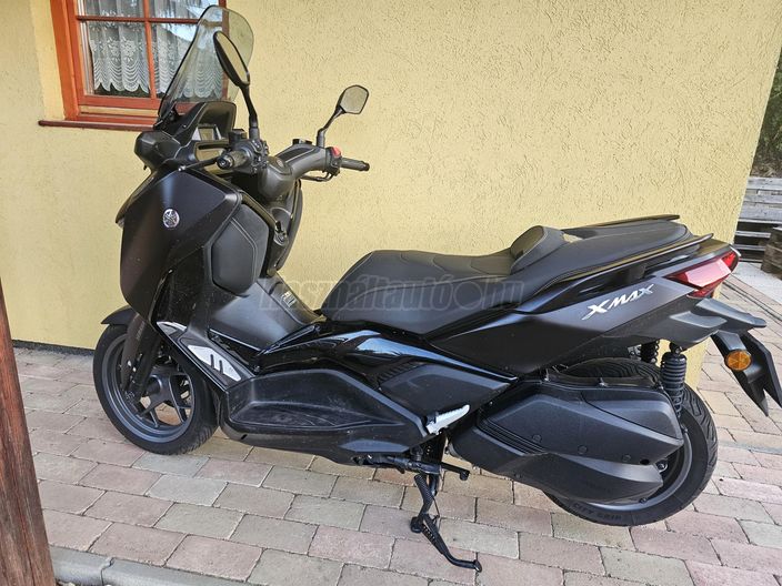 YAMAHA X-MAX 300
