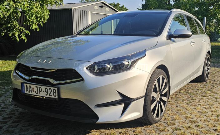KIA CEE'D Ceed SW 1.5 T-GDI Gold DCT