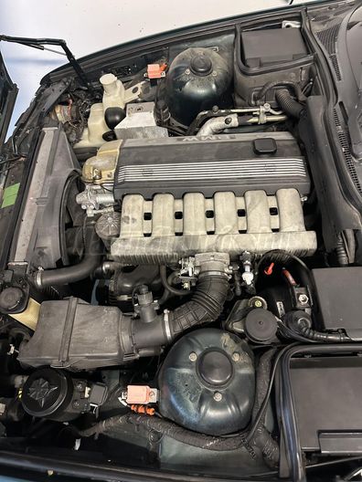 BMW 525