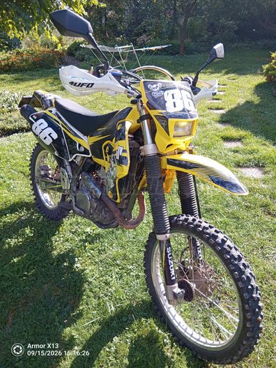 SUZUKI DR-Z 400