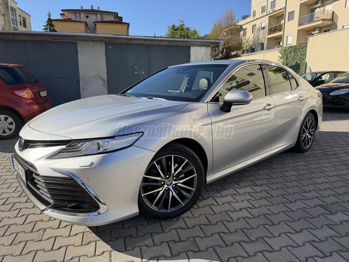 TOYOTA CAMRY 2.5 Hybrid Executive CVT