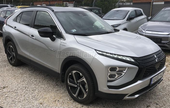 MITSUBISHI ECLIPSE CROSS 2.4 PHEV Instyle Navi 4WD CVT