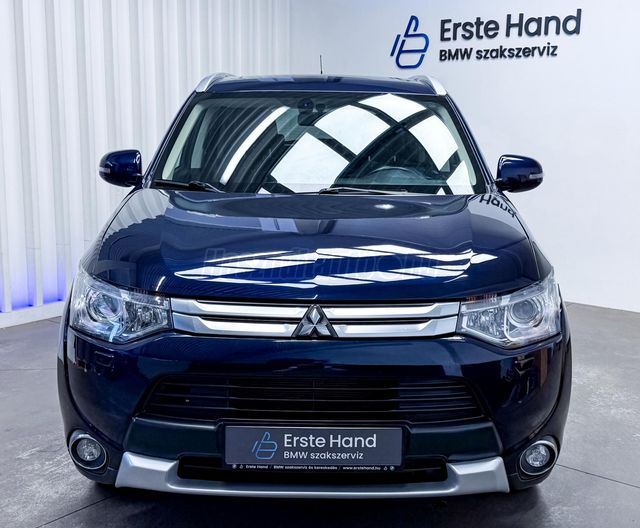 MITSUBISHI OUTLANDER 2.2 DI-D Instyle Navi 4WD
