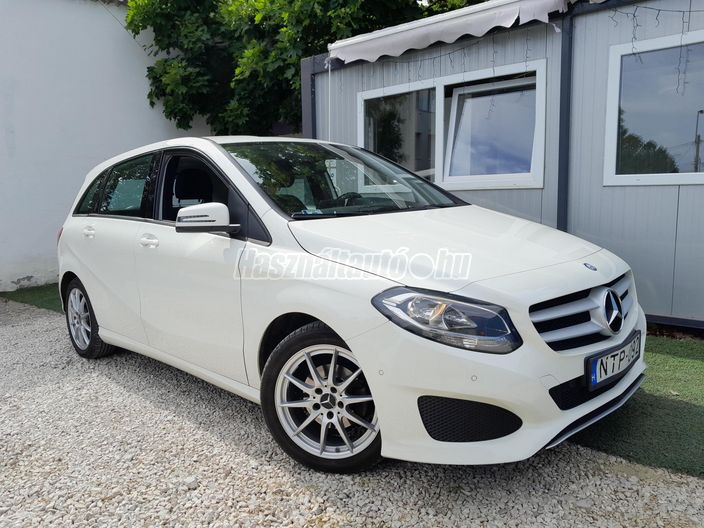 MERCEDES-BENZ B 180