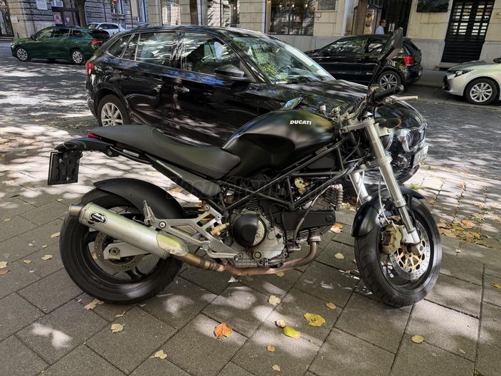 DUCATI MONSTER