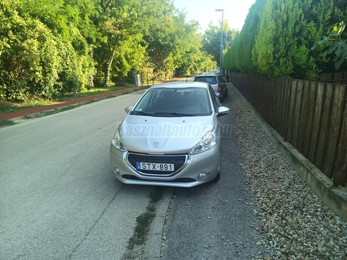 PEUGEOT 208 1.4 VTi Allure