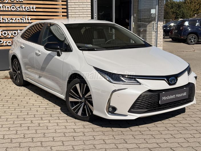 TOYOTA COROLLA Sedan 1.8 Hybrid Style e-CVT