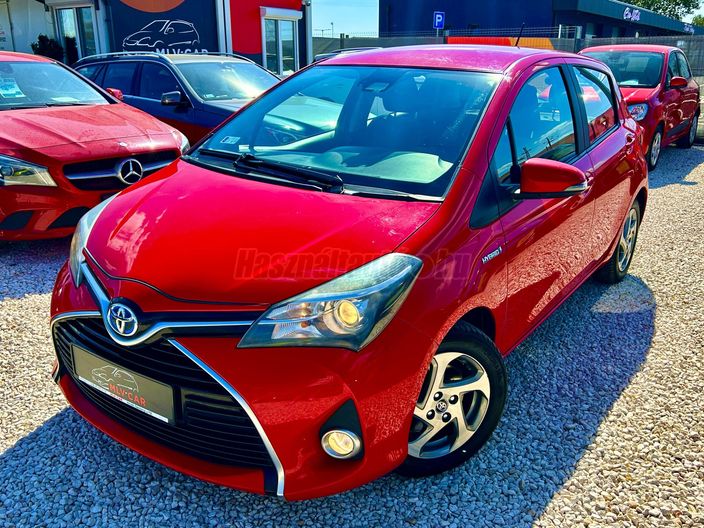 TOYOTA YARIS 1.5 VVT-i Hybrid Selection Red e-CVT