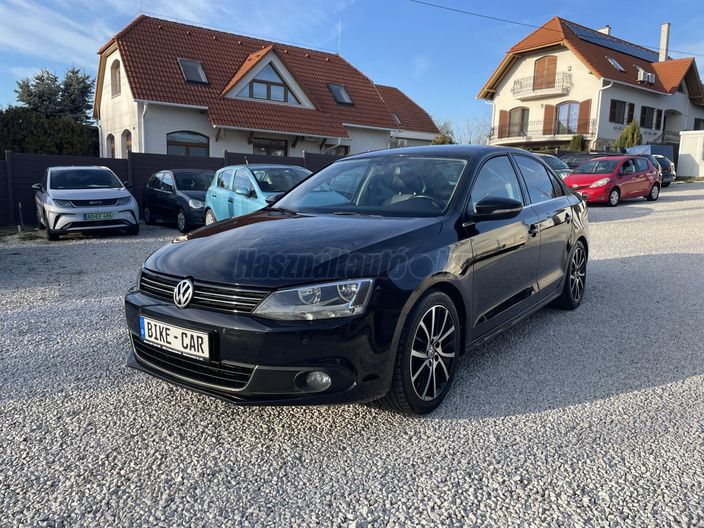 VOLKSWAGEN JETTA 1.6 CR TDI Trendline