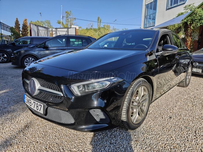 MERCEDES-BENZ A 180 d Limuzin
