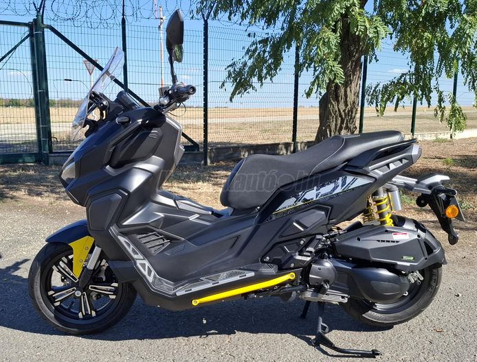 KEEWAY VIESTE 300 XDV