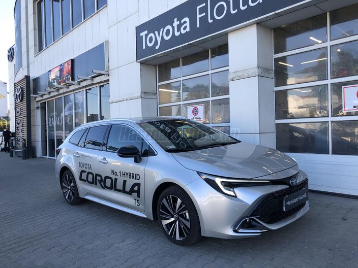 TOYOTA COROLLA Touring Sports 1.8 Hybrid Style e-CVT