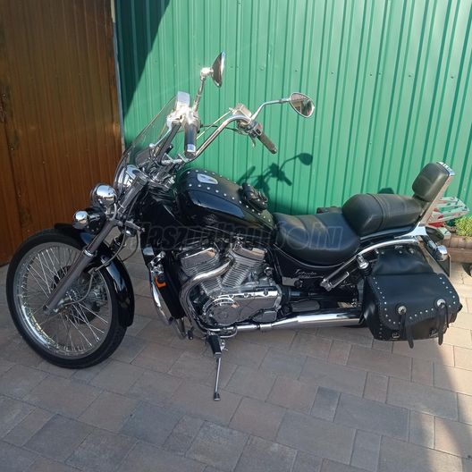 SUZUKI VS 800 (INTRUDER)