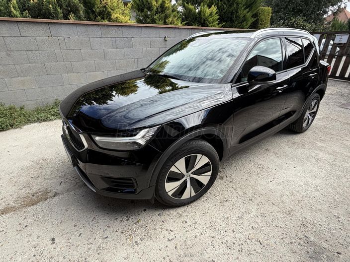 VOLVO XC40 2.0 [B4] MHEV Momentum Pro AWD DCT