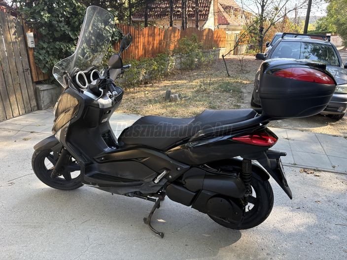 YAMAHA X-MAX 250
