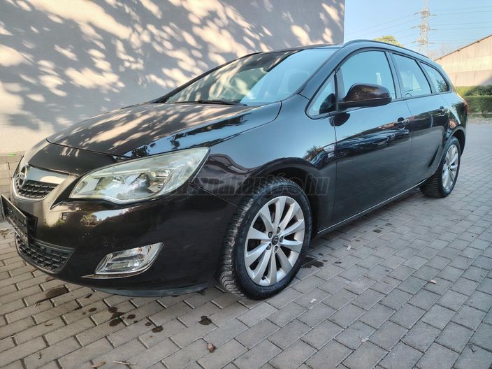 OPEL ASTRA J Sports Tourer 1.4 T Active