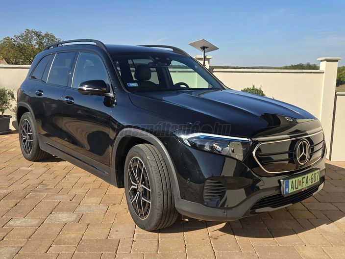 MERCEDES-BENZ EQB 300 4Matic