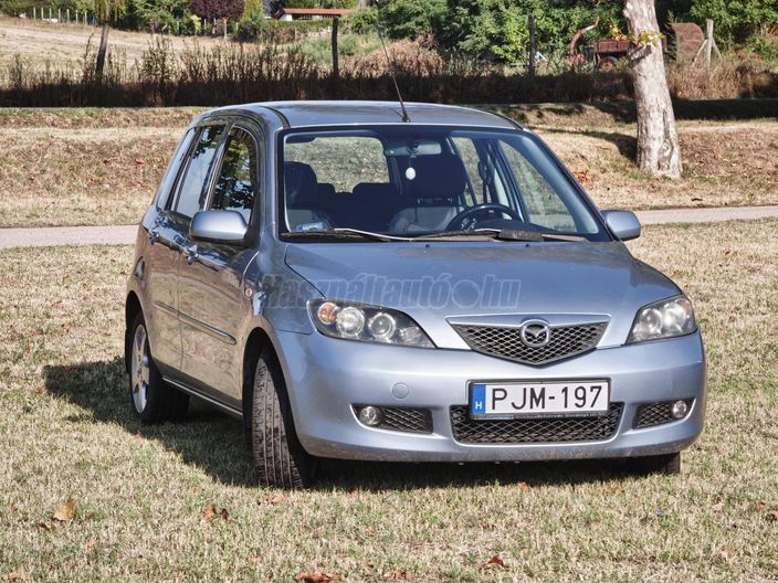 MAZDA 2