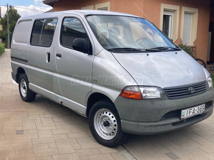 TOYOTA HIACE 2.5 D4-D Panel Van
