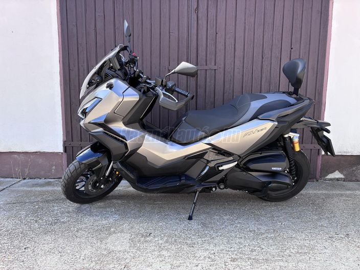 HONDA ADV 350