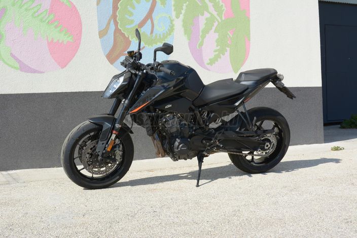 KTM 890 DUKE