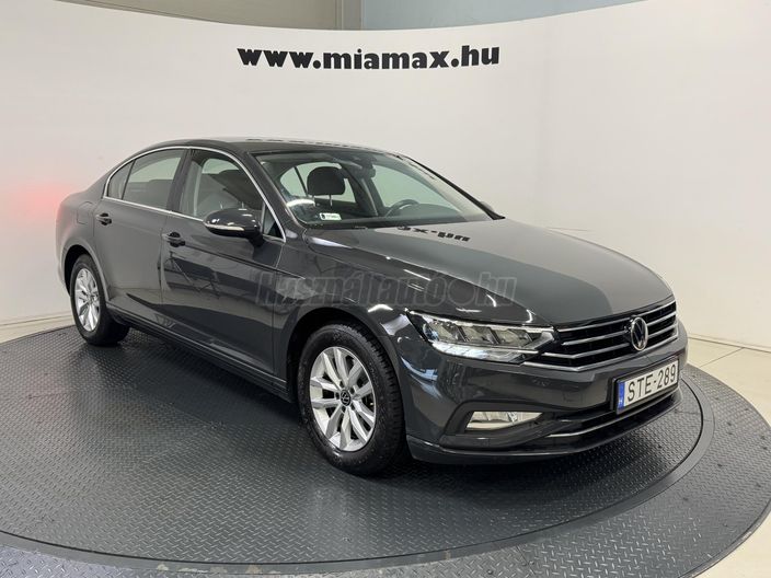 VOLKSWAGEN PASSAT VIII 1.5 TSI ACT Business DSG