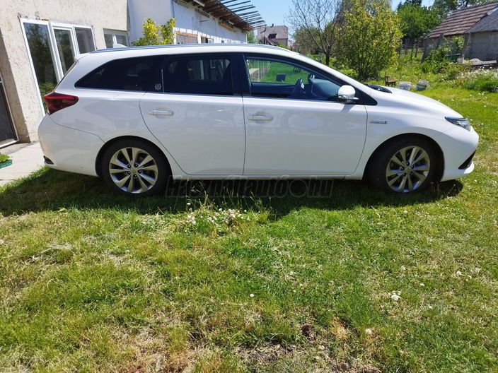 TOYOTA AURIS 1.8 HSD Active (Automata)