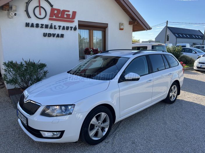 SKODA OCTAVIA Combi 1.6 CR TDI Elegance DSG