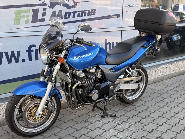 KAWASAKI ZR-7