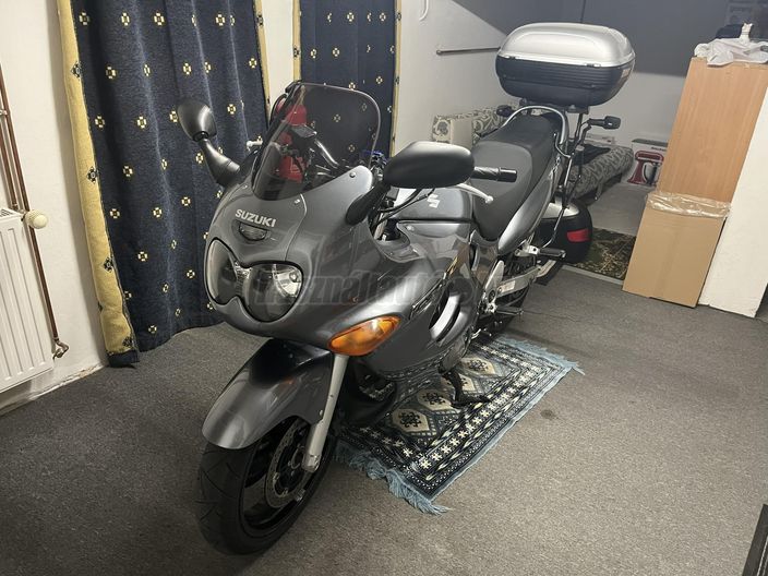 SUZUKI GSX 750 F