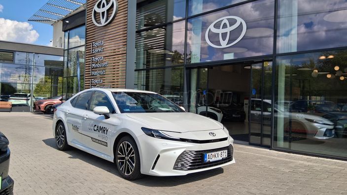 TOYOTA CAMRY 2.5 Hybrid Executive e-CVT