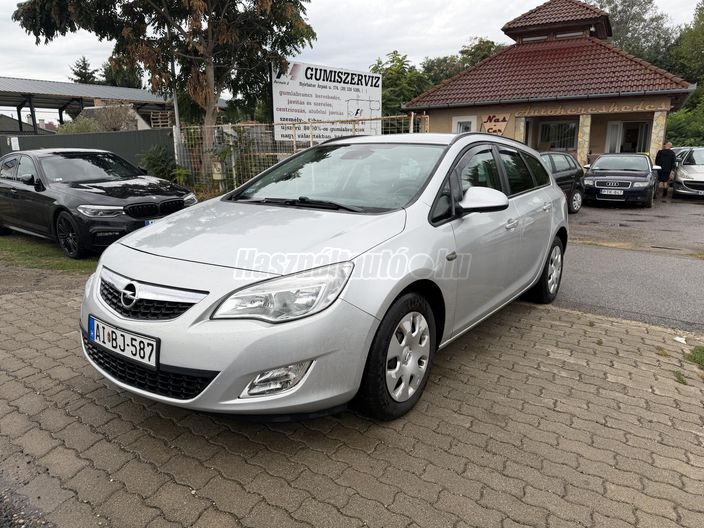 OPEL ASTRA J Sports Tourer 1.6 Sport