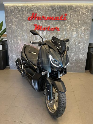 YAMAHA X-MAX 300