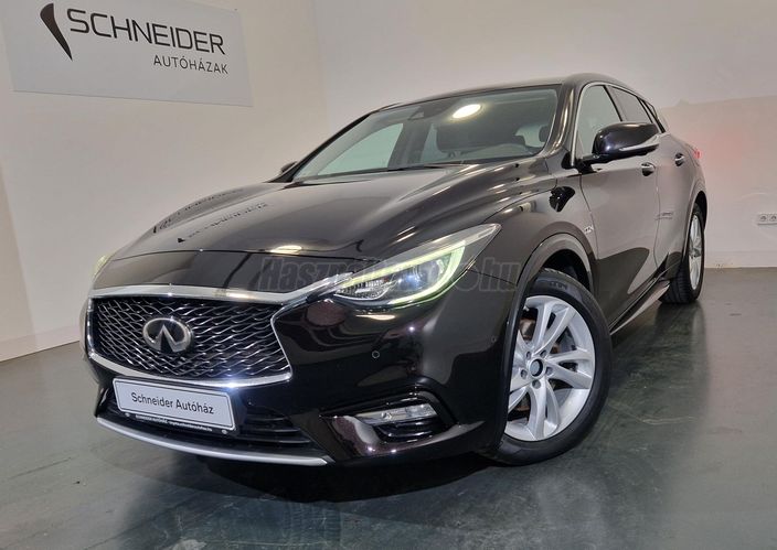 INFINITI Q30 2.2d Premium DCT
