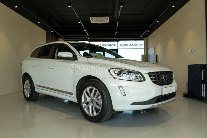 VOLVO XC60 2.0 D [D4] Summum Geartronic FWD