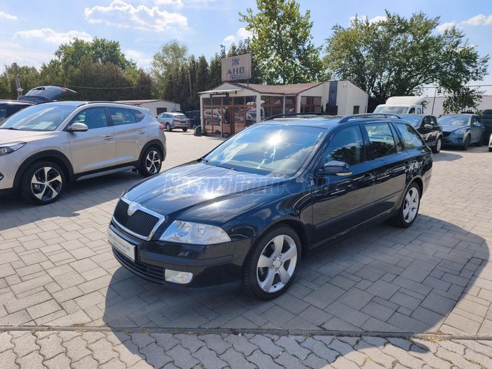 SKODA OCTAVIA Combi 2.0 FSI Elegance