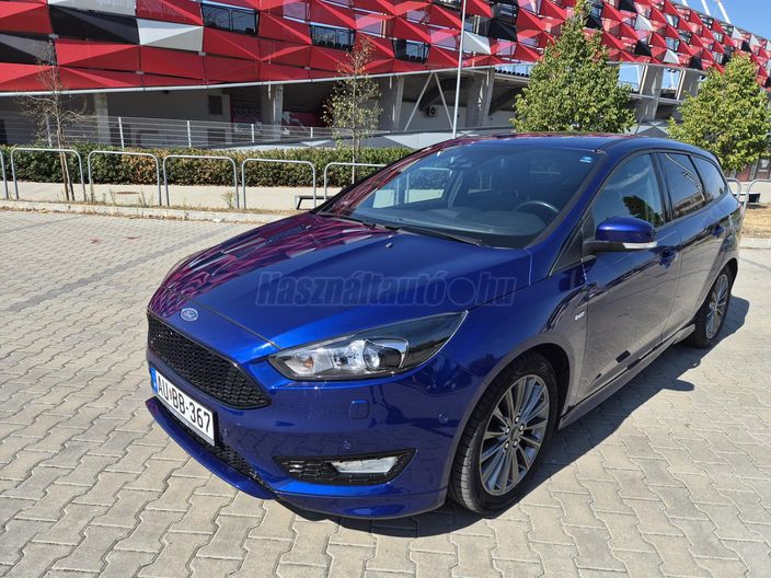 FORD FOCUS 1.5 TDCI ST-Line Black