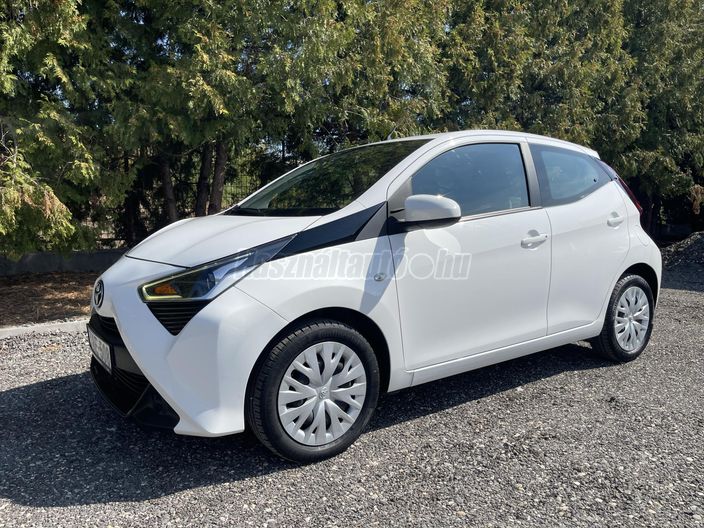 TOYOTA AYGO 1.0 x-play + style + connectivity