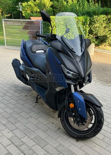 YAMAHA X-MAX 400