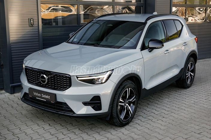 VOLVO XC40 2.0 [B3] MHEV Plus Dark DCT
