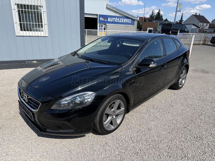VOLVO V40 1.5 [T2] Kinetic Geartronic