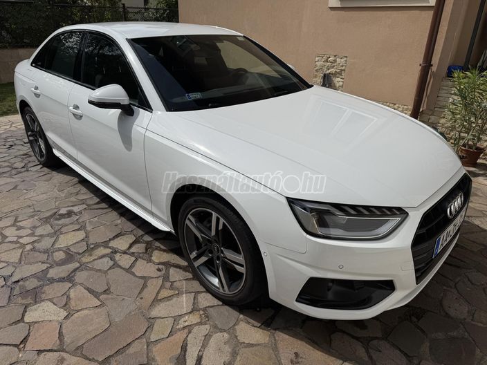 AUDI A4 40 TDI S line S-tronic