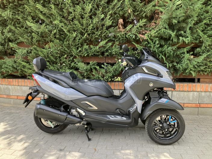 YAMAHA TRICITY 300