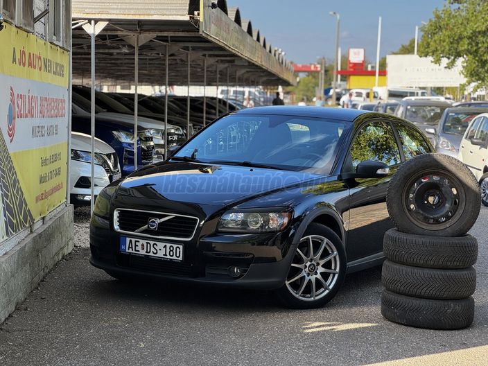 VOLVO C30 1.6 D Momentum