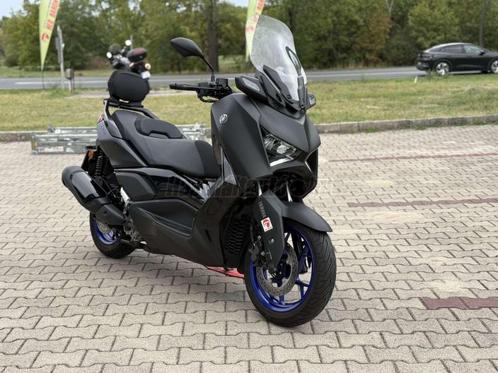 YAMAHA X-MAX 300