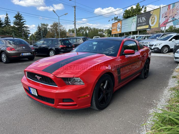 FORD MUSTANG Fastback 3.7 V6