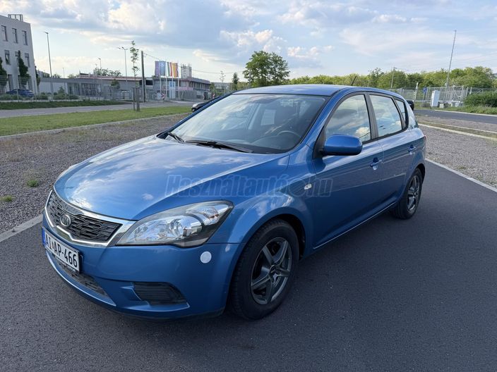 KIA CEE'D 1.4 EX